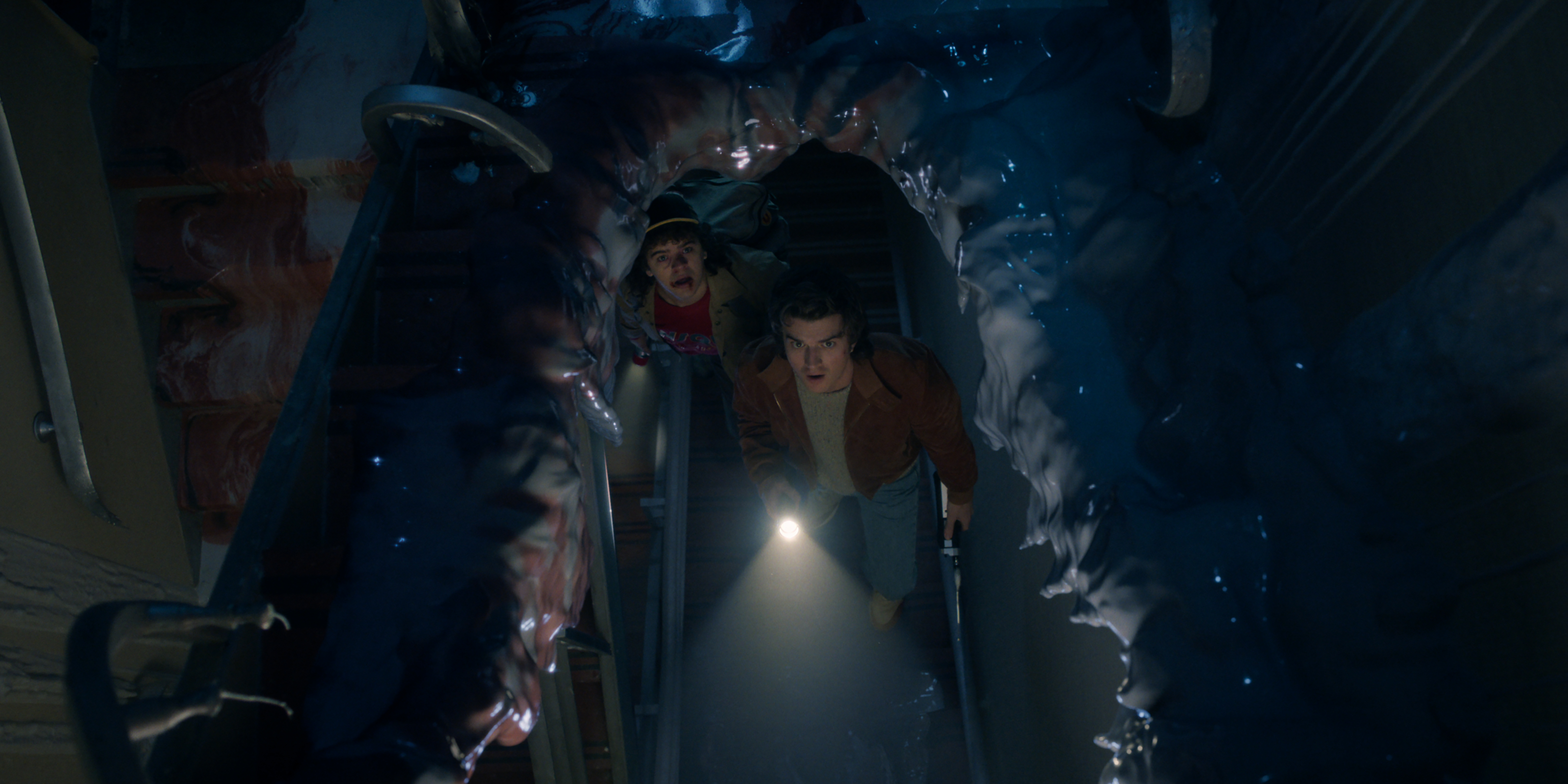 Strangerthings S5 0496 R