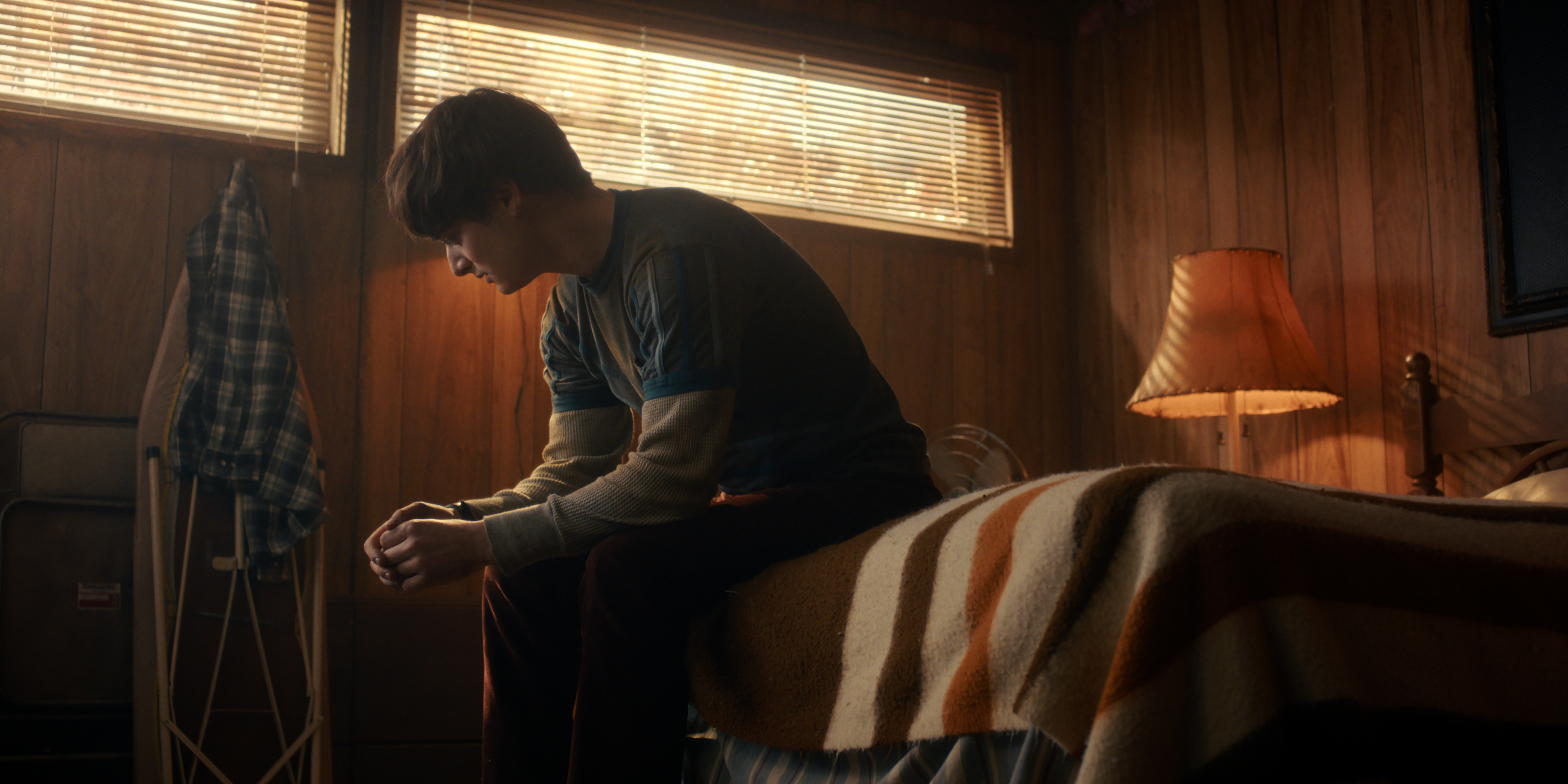 Strangerthings S5 0501 R
