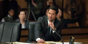 The Lincoln Lawyer. Manuel Garcia-Rulfo as Mickey Haller in episode 409 of The Lincoln Lawyer. Cr. Courtesy of Netflix © 2025