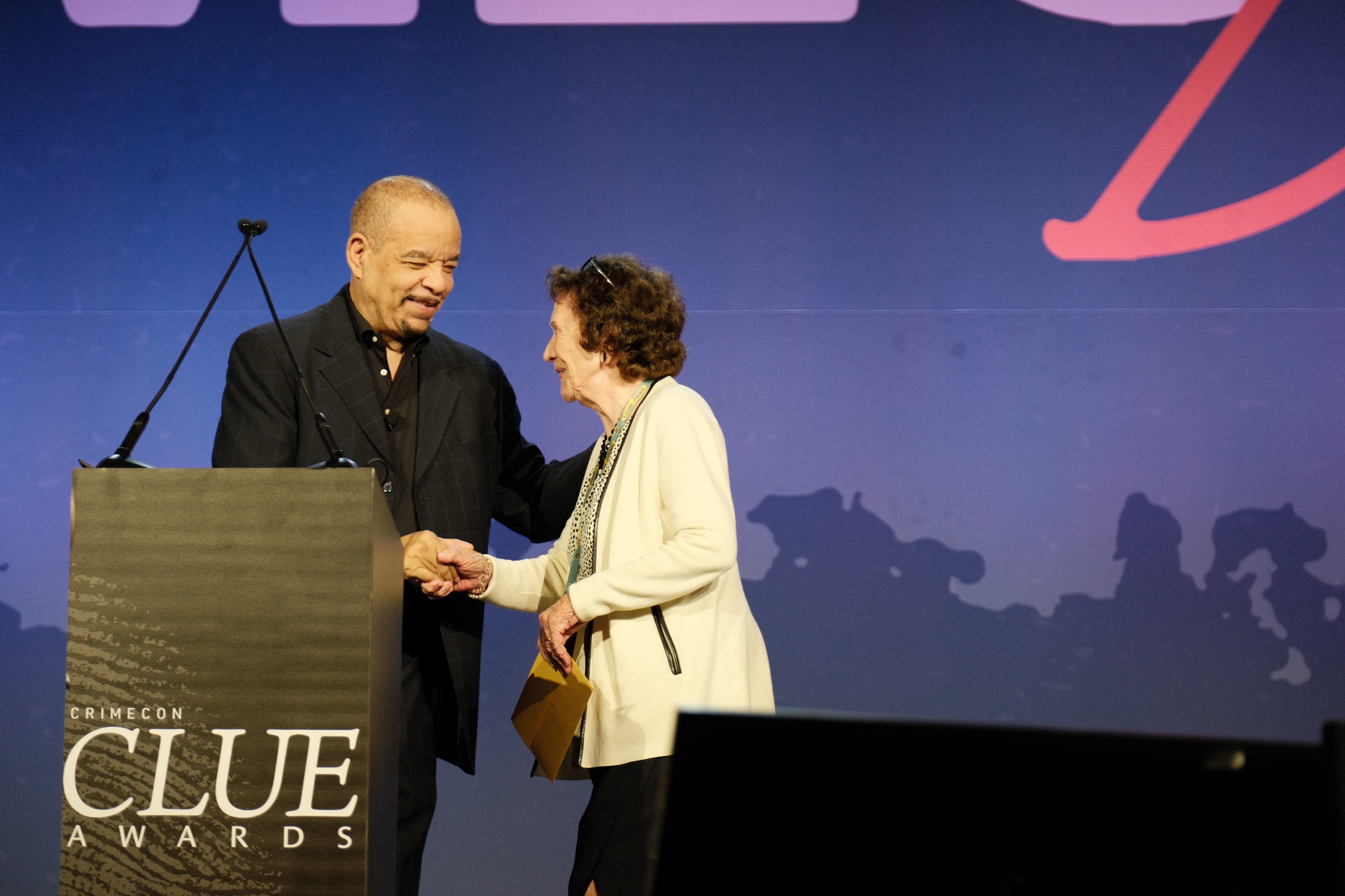 Crimecon's Clue Awards Открывает прием заявок на церемонию награждения в 2026 году (ЭКСКЛЮЗИВ) 