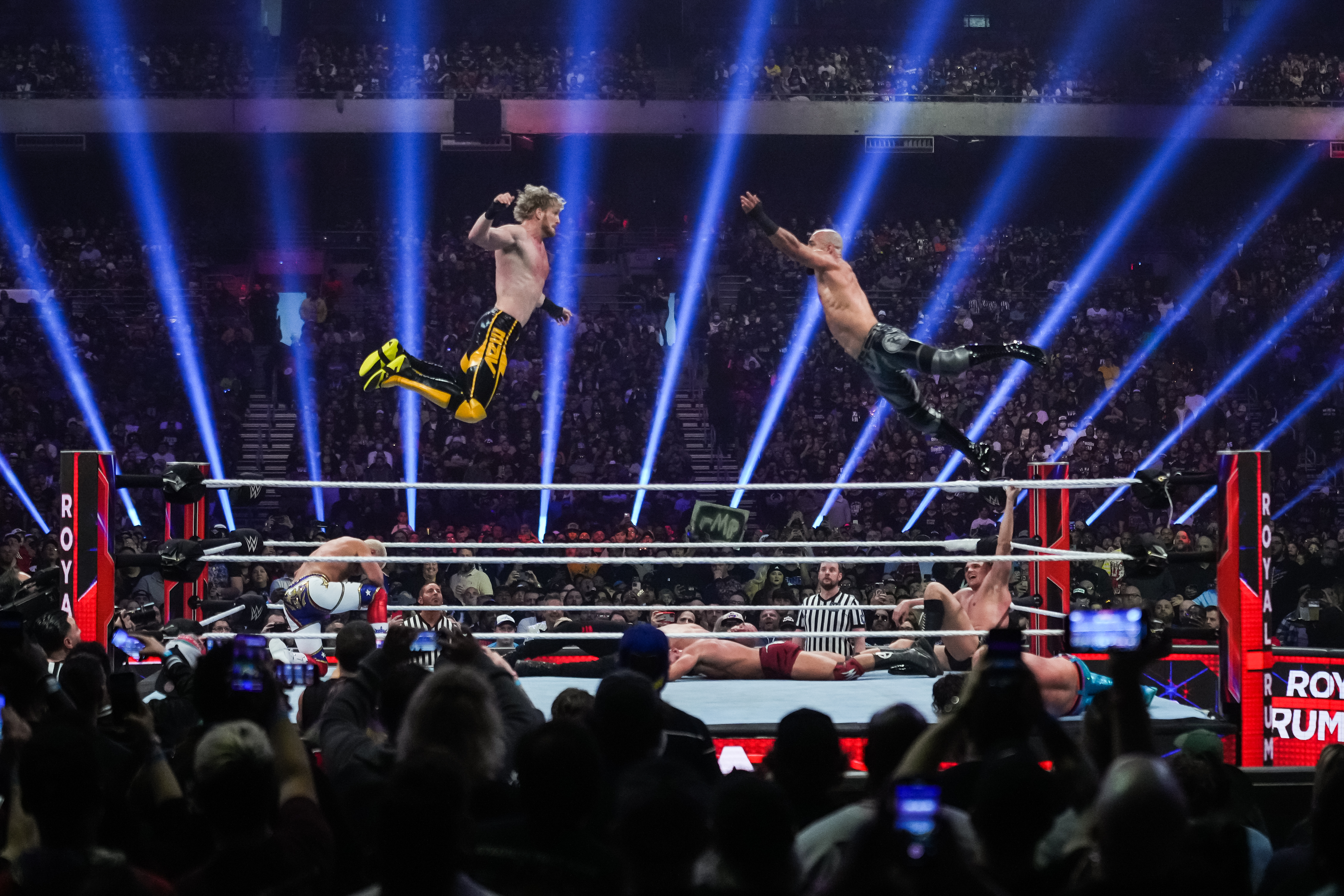 Библиотека WWE, включая WrestleMania, Royal Rumble и другие, доступна на Netflix (ЭКСКЛЮЗИВ).